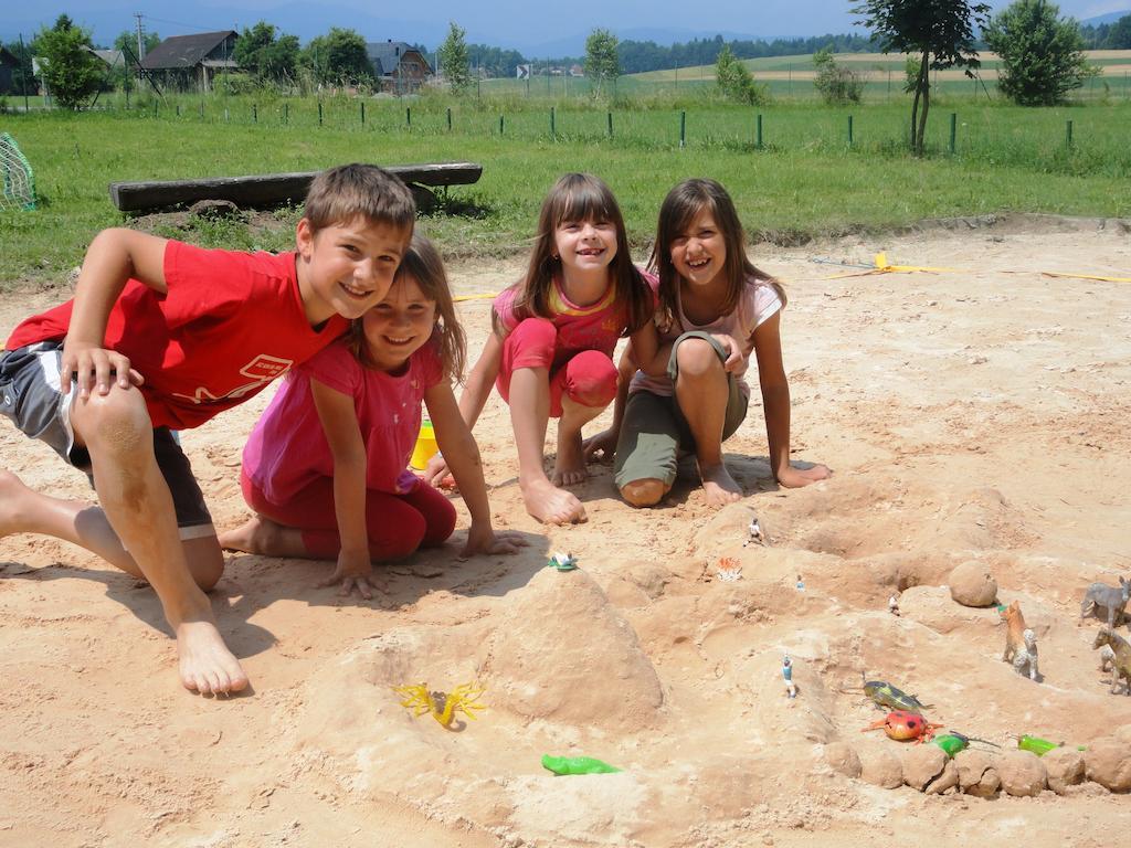 Holiday Resort Bela Krajina - Glamping And Mobile Homes Metlika Exterior foto